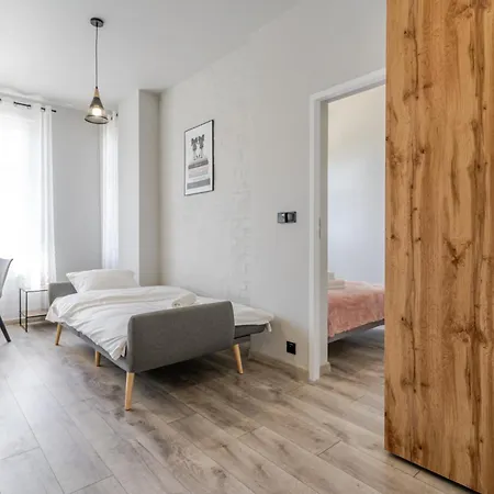Homely By Bookinghost * Chorzów