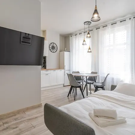 Apartamento Homely By Bookinghost